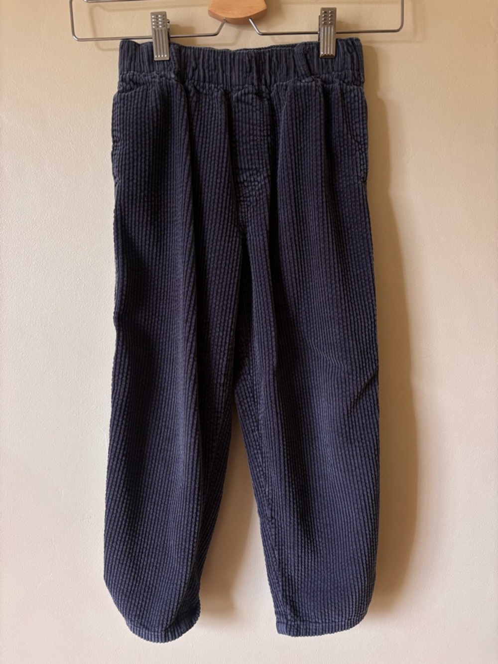 H&M Adorables Navy Corduroy pants size 6-7 Boys cords blue